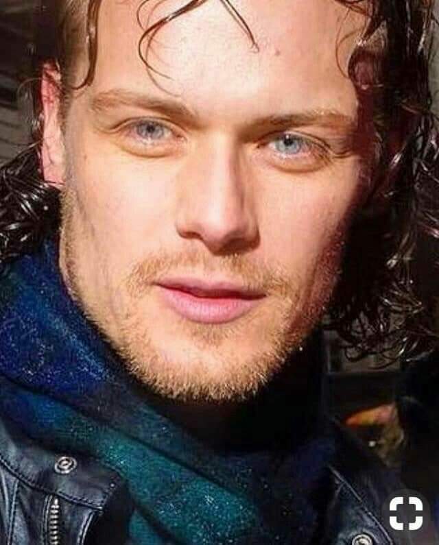 ThompsonRuehle's tweet photo. #weecurl @SamHeughan https://t.co/1xOA9SOQV0