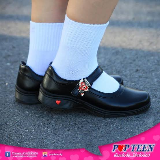 poonnx's tweet image. แว่บแรกนะ คือ “ใส่แล้วปิ๊ง ใส่แล้วป็อป” เลยอะ