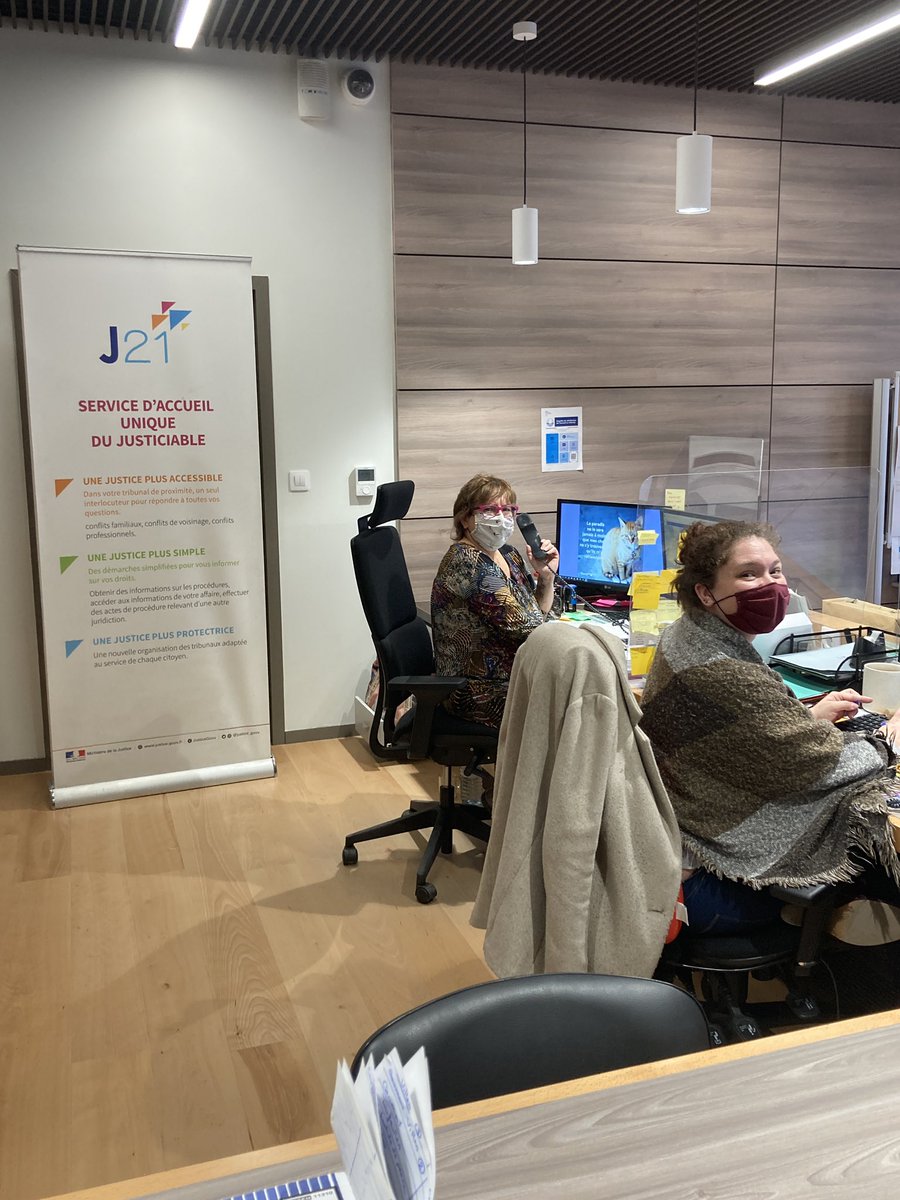PRMontauban's tweet photo. Le service d’accueil unique du justiciable (#SAUJ) du #tribunaljudiciaire de #Montauban renseigne et oriente avec le 😁 le public de 8h30 à 12h30 et de 13h30 à 17h . Il reçoit en moyenne 80 appels par jour(0563214000) et une vingtaine de personnes. Un vrai besoin d’informations . https://t.co/5ePctqVKIz