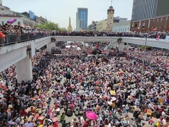 dvbburmese's tweet photo. When we march in our solidarity, the world will see the sea of the people.
When we strike in silence strike against dictator, you will see the empty cities.
#SilentStrikeMyanmar #SilenceStrike #Yangon #RejectMilitaryCoup #Mar24Coup #WhatIsHappeningInMyanmar https://t.co/fvsk3cD1J2