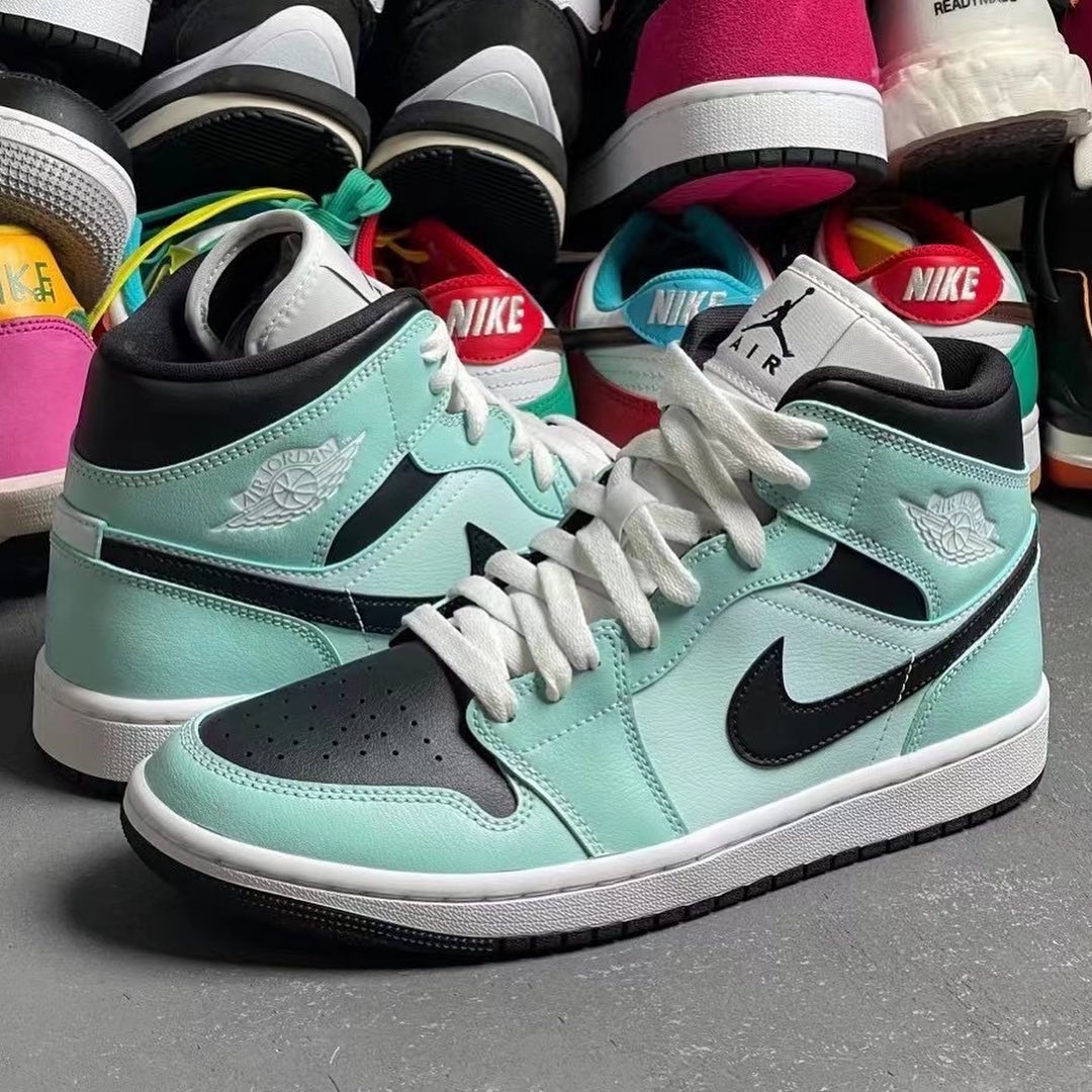 ジョーダン ミントグリーン WMNS Air Jordan 1 Mid ミントグリーン
