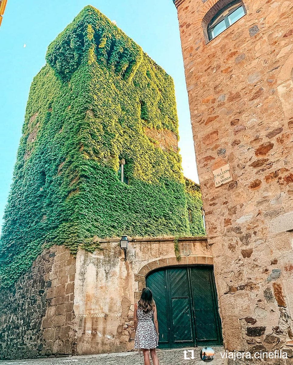 ✔#RinconesxDescubrir en la Provincia de Cáceres, #TorredeSande en la Ciudad Monumental de #Cáceres, esta torre va cambiando de colores con las estaciones del año, foto en Instagram de viajera.cinefila

PROVINCIA DE CÁCERES
#VolverALoQueAmas 🌍🥰
#QuédateEnExtrenadura