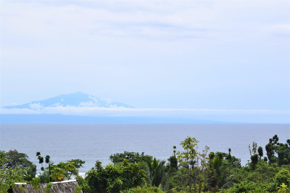 nyongamsen's tweet photo. #Beautiful #Scintilating view of Cameroon landscape and #sea. Shots taken by Nyongamsen Ndasi at Bakinginli, Limbe Cameroon @Eugene_Nforngwa @AmbeMacm @sonebayen https://t.co/8oz9yNq8Jk