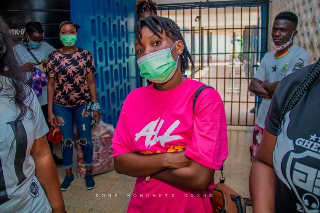 faithmassage1's tweet photo. @AmaMichy0 happy birthday to you my darling daughter age with grace love you yeah ❤️❤️🙌🎂🎂🙏🙏
#marchQueen https://t.co/oIMfPTczg0