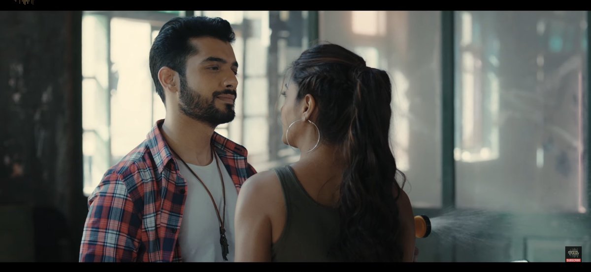 schowdhuryx's tweet photo. Oh god man the music video I’m in love 😍😍😍 Their chemistry is sizzling 🔥 the way he looks at her. Honestly just own. Love you #SharBhi #Naagin5 https://t.co/6Qs5OX7BX5