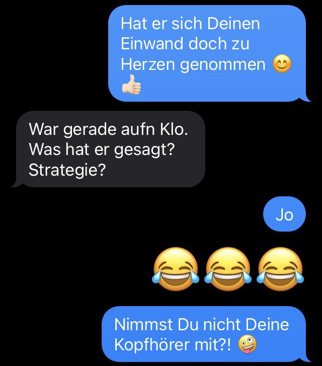 spreekoenigin's tweet photo. #officeconversations https://t.co/CxRq7aQ7vY