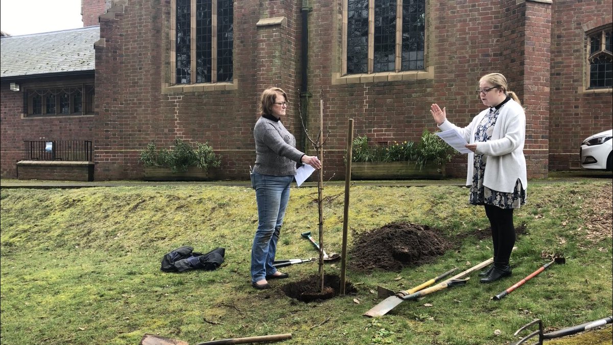 StPeters_SC's tweet photo. A tree of remembrance, hope and thanksgiving planted in honour of key workers and all those who died due to coronavirus. #DayOfReflection #coronavirus @cofebirmingham https://t.co/awY0FK3Yx5