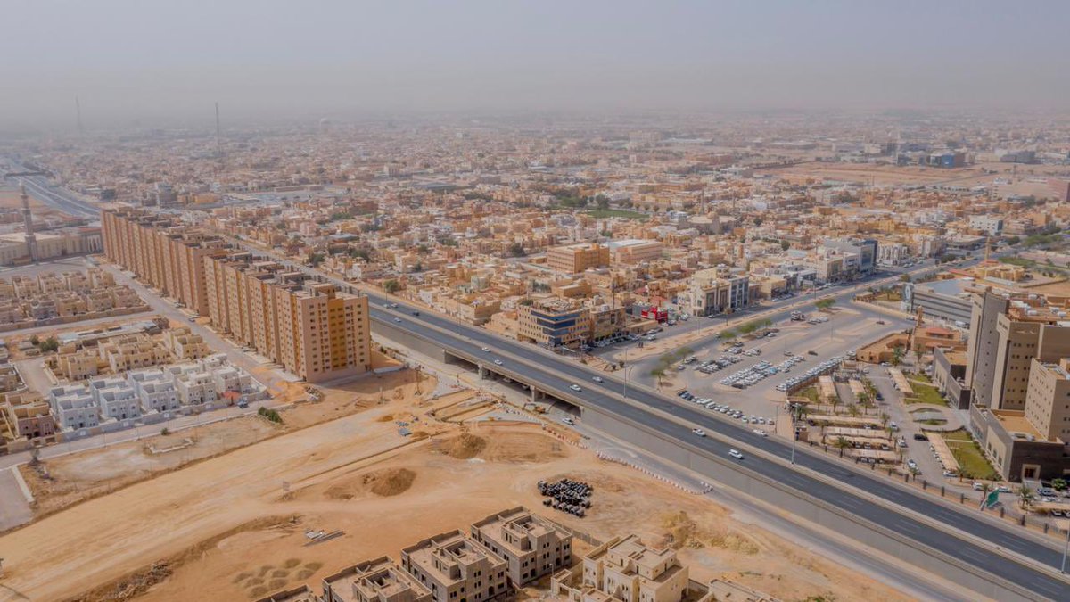 buraydh's tweet photo. تجري الاستعدادات لإفتتاح طريق الملك عبدالله في #بريدة أحد مشاريع الطرق العملاقة في #السعودية https://t.co/i6fXDGC0GN