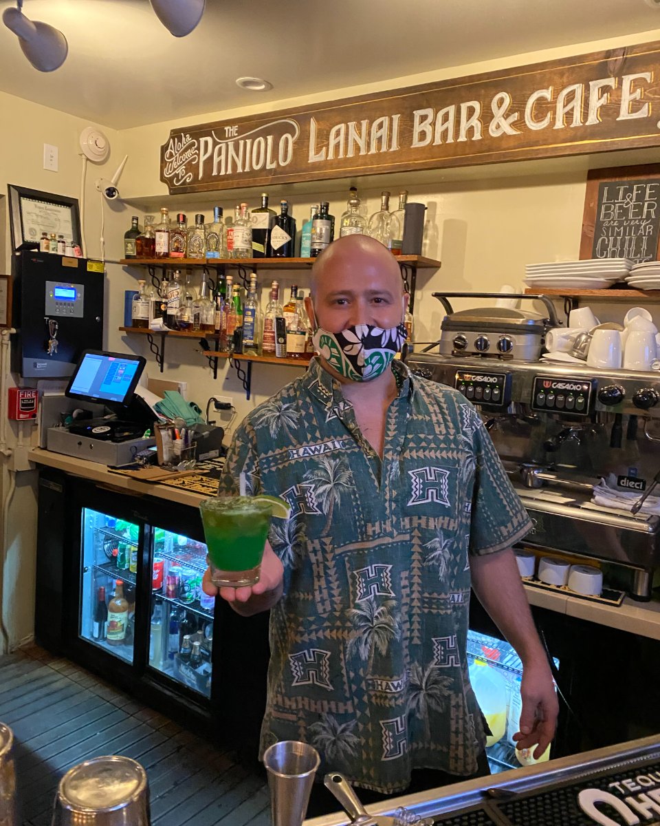 DrJanakiEBerman's tweet photo. We had fun celebrating at the Paniolo Bar. It's a great neighborhood spot with an awesome mix of locals and Oahu visitors. You HAVE to check it out if you haven't been! #PanioloBar #Bar #Café #EquusHotel https://t.co/vC7863jqGE