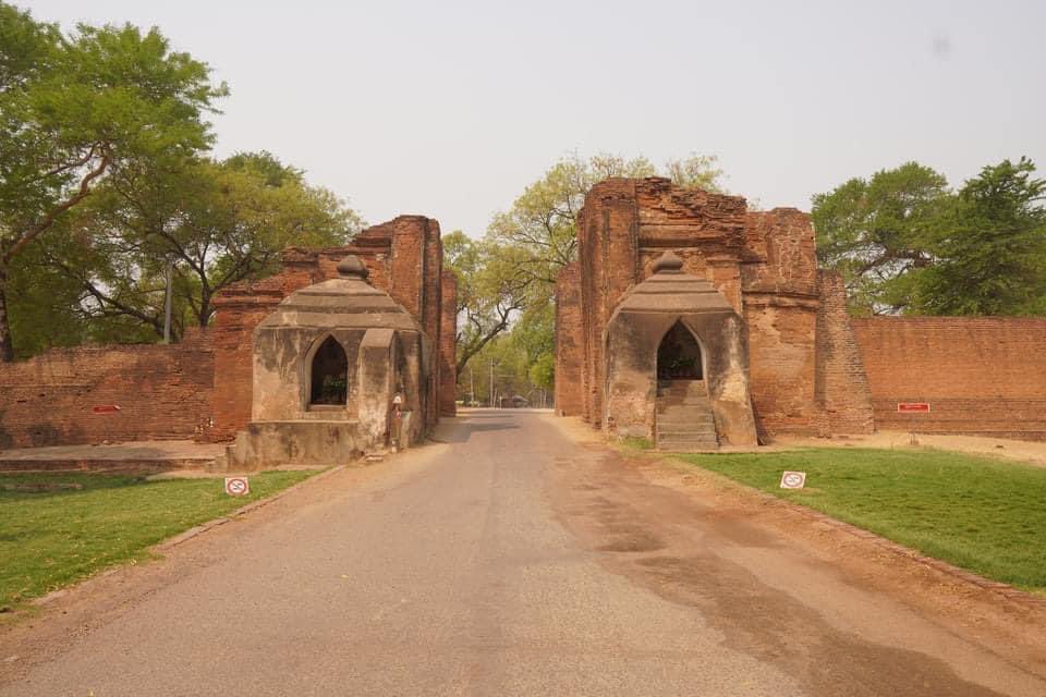 poemamhethar's tweet photo. 📍BAGAN 
UNESCO World Heritage Site, Myanmar People’s treasure &amp; heart is also in silent. 
SILENCE REVOLUTION 
#WhatsHappeningInMyanmar #Mar24SilenceStrike https://t.co/34f3uyvqaq