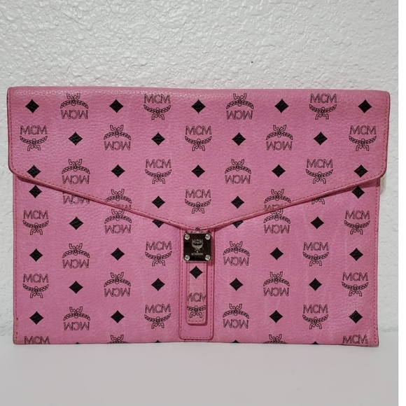 Ekaterina K tweet media