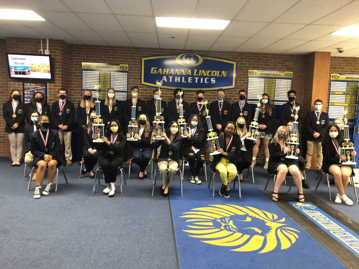 Kit_Lynch's tweet photo. Congrats to Gahanna DECA on an amazing year ! All students finish in Top 10 and 25 advance as International qualifiers!  @GahannaJeffersn @GLHSLions https://t.co/wc3UiERiG9