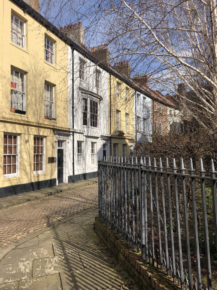 kaslade's tweet photo. Lovely lunchtime walk #Hull https://t.co/rXV4c8Ag8z