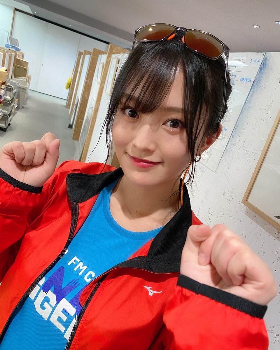 doux_hvit's tweet photo. sayaka__714
https://t.co/0Q6Oo7Jo1M
.
日にちが立ってしまいましたが...
先日、参加させて頂いた
大阪マラソン×FM802のイベント
「ROAD to NEXT」のオフショットです☺️🏃🏼‍♀️
.
#大阪マラソン #マラソン #fm802
#roadtonext #大阪城 #山本彩
#mizuno #drect https://t.co/RN9hrlur3C