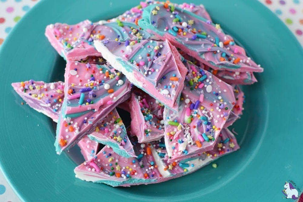 jensoltys's tweet photo. Serve on a magical dish, and store any leftovers in a sealed container.

Read the full article: Magical Unicorn Bark
▸ https://t.co/3mKzT0iFzD

#unicorn #candy #barkcandy https://t.co/ljn5hQZVMt