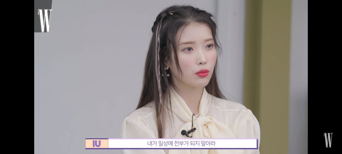 starcandy_ss's tweet photo. IU in W Korea's Hidden Bag video:
Q: what's your hobby?
🐥: I think that's one of my life problems, I don't have any hobbies. I always tell my fans, don't like me wholeheartedly or treat me fully as your daily life. I hope that people treat me as their hobby, --- https://t.co/oyECHv8p48