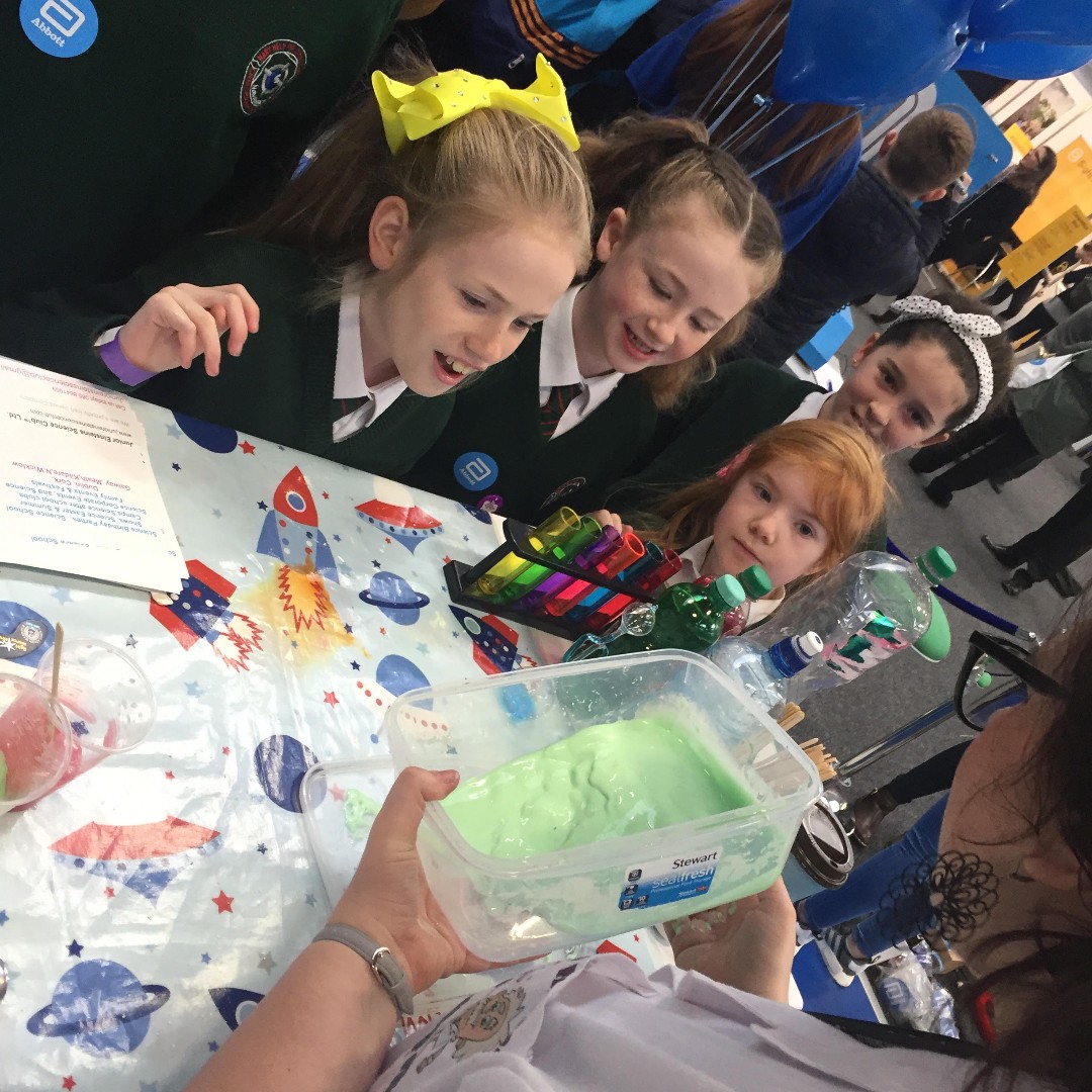 JuniorEinsteins's tweet photo. #junioreinsteins #GivingGirlsConfidence #STEMforgirls #scienceforgirls #STEM #stemed #edchatie 
https://t.co/9nqnJeWecP https://t.co/ryUoQ3t8wP