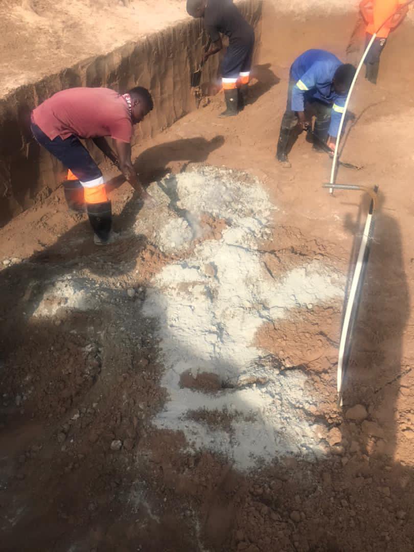 powercomna's tweet photo. Progress at the Enghodi site, Onamishu Village.
Area excavated, compacted & earthing system installed. Ready for steel fixing before the concrete is cast.
#passiveinfrastructure #connectivitymatters #progress #construction #towers #capexprojects #2021projects https://t.co/CAgqGWJhLW