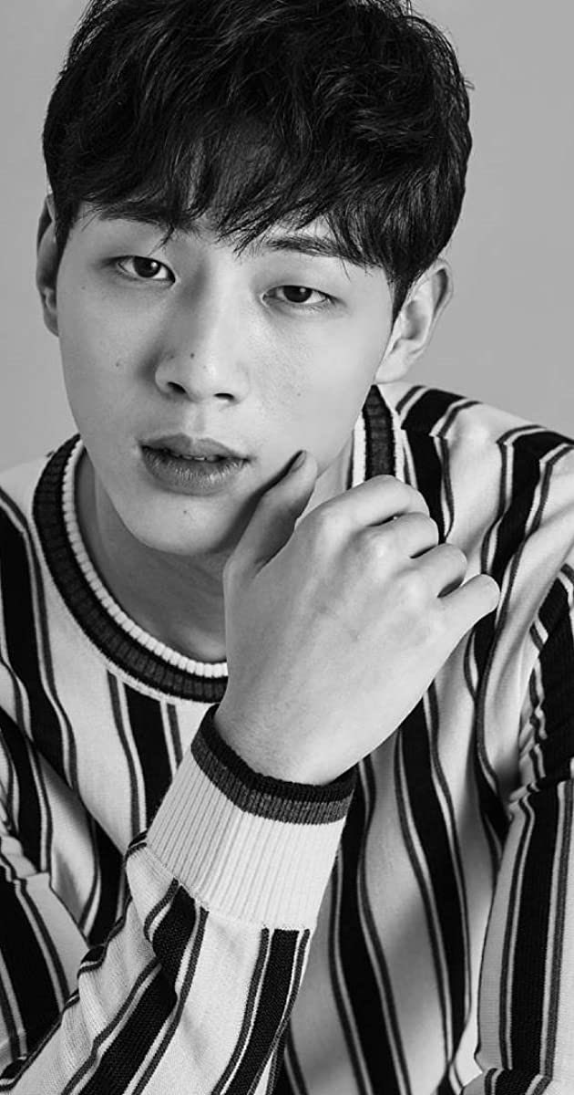 ActorJisooIntl's tweet photo. Let your day be bright #jisoo #actorjisoo https://t.co/xebsIoiI9R