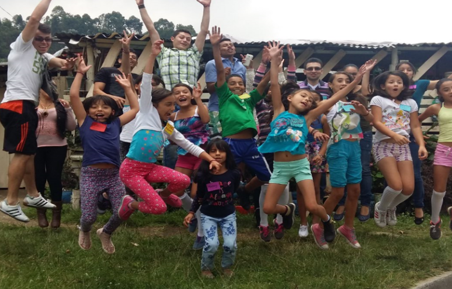 alianzaninez's tweet photo. La Alianza por la Niñez Colombiana celebra la aprobación histórica por parte del Senado de la República de la Ley en el que aprueba la Prohibición del Castigo físico y Humillante | Alianza por la Niñez Colombiana. 🥳🎊🙌

Comunicado completo 👉 https://t.co/MwIwHIr2i1 se https://t.co/QI3HP9JwaV