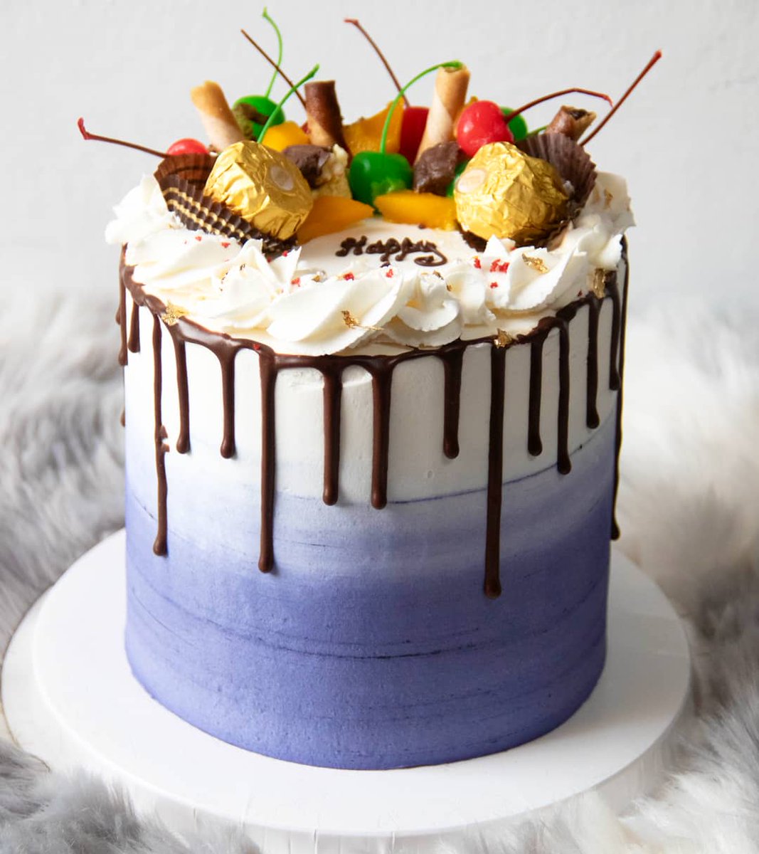 klassic_bites's tweet photo. Purple & Yummy ain't this?😋 #sayitwith @klassic_bites #tasty ...feel the taste in every bite! #klassicbites😋 for orders or enquiries #Call or #WhatsApp 0555077589 #klassic #trending #popular #cake #bakery #cakeghana #ghana🇬🇭 #cakes #pastrychef #pastrylove #pastrylife #yummy https://t.co/mHKydcYEYP
