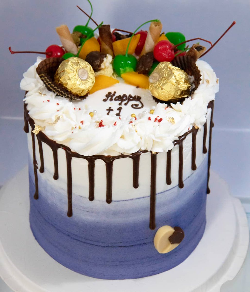 klassic_bites's tweet photo. Purple & Yummy ain't this?😋 #sayitwith @klassic_bites #tasty ...feel the taste in every bite! #klassicbites😋 for orders or enquiries #Call or #WhatsApp 0555077589 #klassic #trending #popular #cake #bakery #cakeghana #ghana🇬🇭 #cakes #pastrychef #pastrylove #pastrylife #yummy https://t.co/mHKydcYEYP