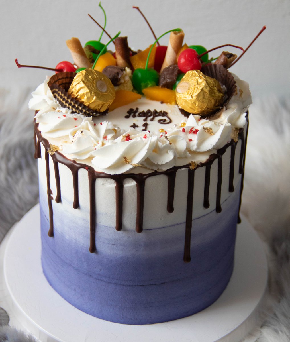 klassic_bites's tweet photo. Purple & Yummy ain't this?😋 #sayitwith @klassic_bites #tasty ...feel the taste in every bite! #klassicbites😋 for orders or enquiries #Call or #WhatsApp 0555077589 #klassic #trending #popular #cake #bakery #cakeghana #ghana🇬🇭 #cakes #pastrychef #pastrylove #pastrylife #yummy https://t.co/mHKydcYEYP