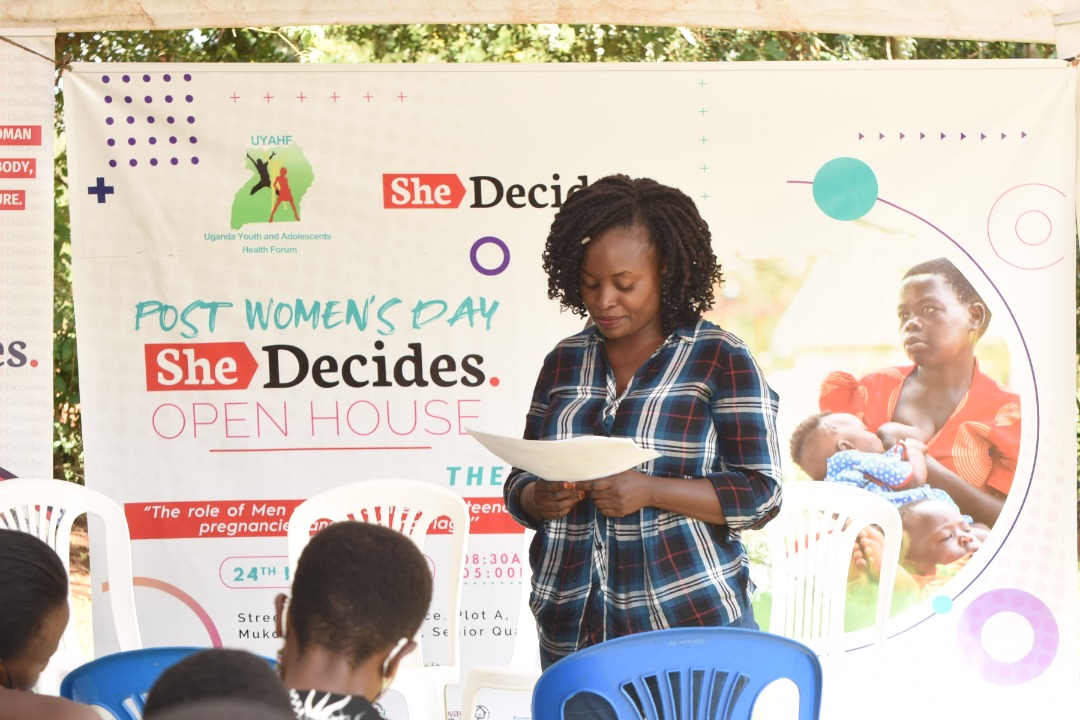 uyahf1's tweet photo. She Decides Uganda - Chapter 
Board Member giving his remarks and sharing the @SheDecidesGFI
Manifesto. 
#SheDecidesOpenHouseUg https://t.co/xhd5DAS9IU