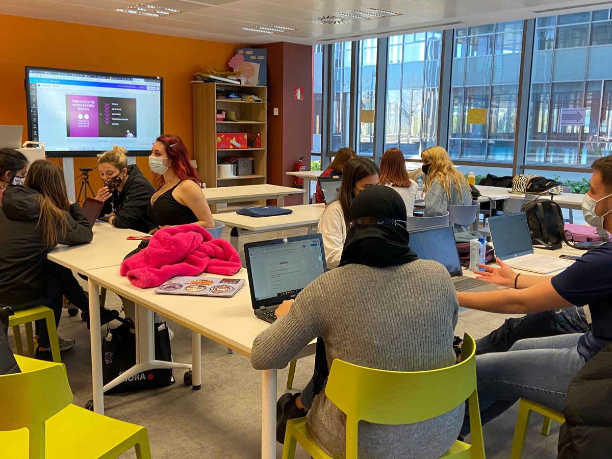 Esta mañana hemos estado hablando sobre la labor del <a href="/cjzaragoza/">Consejo Juventud Zaragoza</a> e impartiendo un taller de creación de proyectos de interés social con el Grado Superior en #integracionsocial de <a href="/oceano_atl/">Océano Atlántico</a>

#juventudzgz
#participacionjuvenil