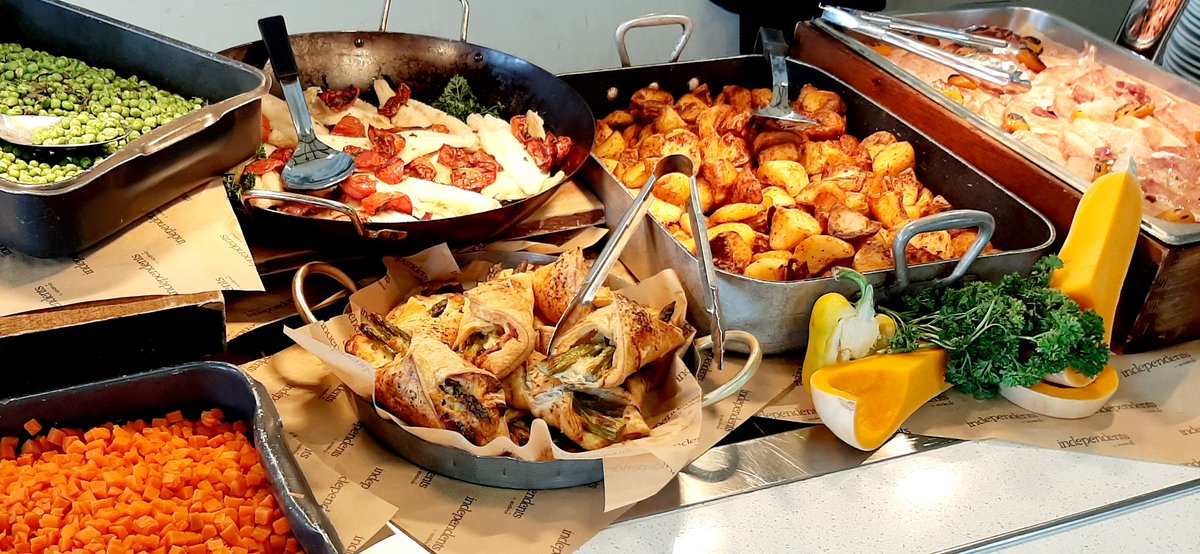 ChrisPennycott's tweet image. An amazing Easter goodbye lunch today for the students at Clifton college. Mr McGregor's garden with black forest flower pots, and garden brownies were  a hit as was the apple wood cheese and asparagus turnovers. Proud of my kitchen @sarahpastrychef @TA3SodexoChef @IndiesSodexo