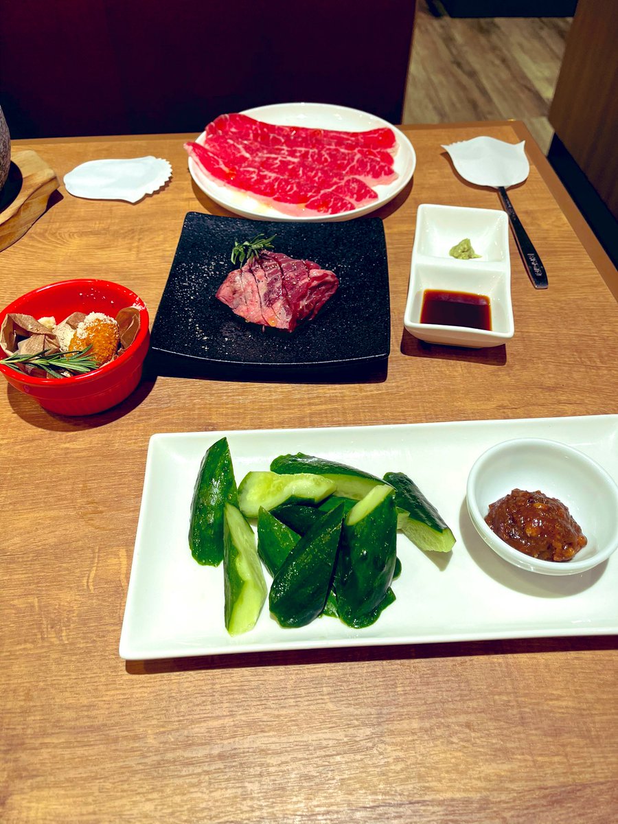 OitUv1's tweet photo. 今日は春日部のプレミアムカルビに行ってきた🍖( '-' 🍖 )ｵﾆｸﾁｬﾝ
千葉県にはないから少し遠出。 https://t.co/yK4rA906XE