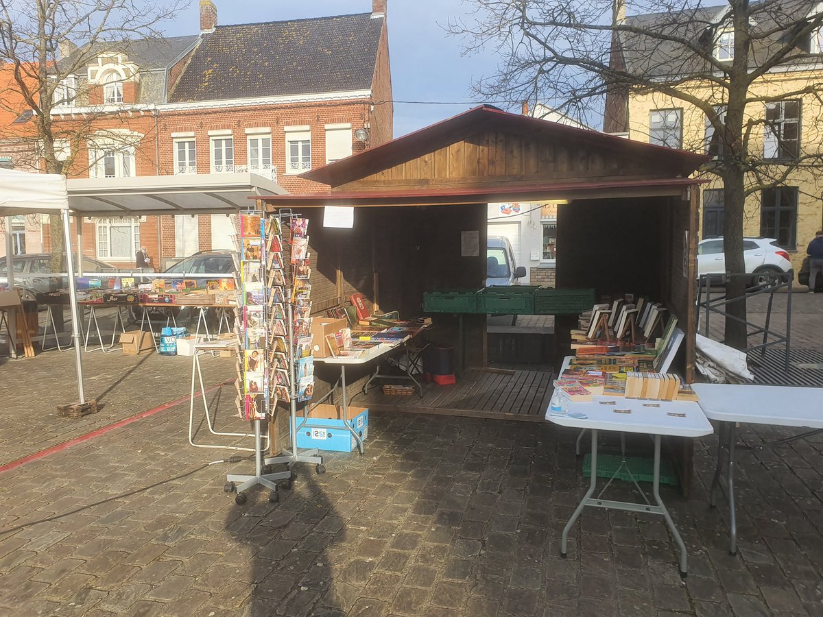 daurelieng's tweet photo. À ceux qui ont lus jusqu'ici, qui en parleront autour d'eux,  qui ont juste RT, et tous les autres: merci.
J'ai espoir de rendre le monde (un peu) meilleur en permettant l'accès à la culture à tous via le livre d'occasion. J'espère que vous partagez le même espoir. À bientôt. https://t.co/6zEDFj1cg2