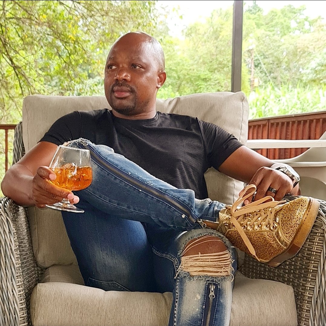 nqaba_sg's tweet photo. The CEO @FUNKY_O @RFM1032 https://t.co/gPbklFuH6e