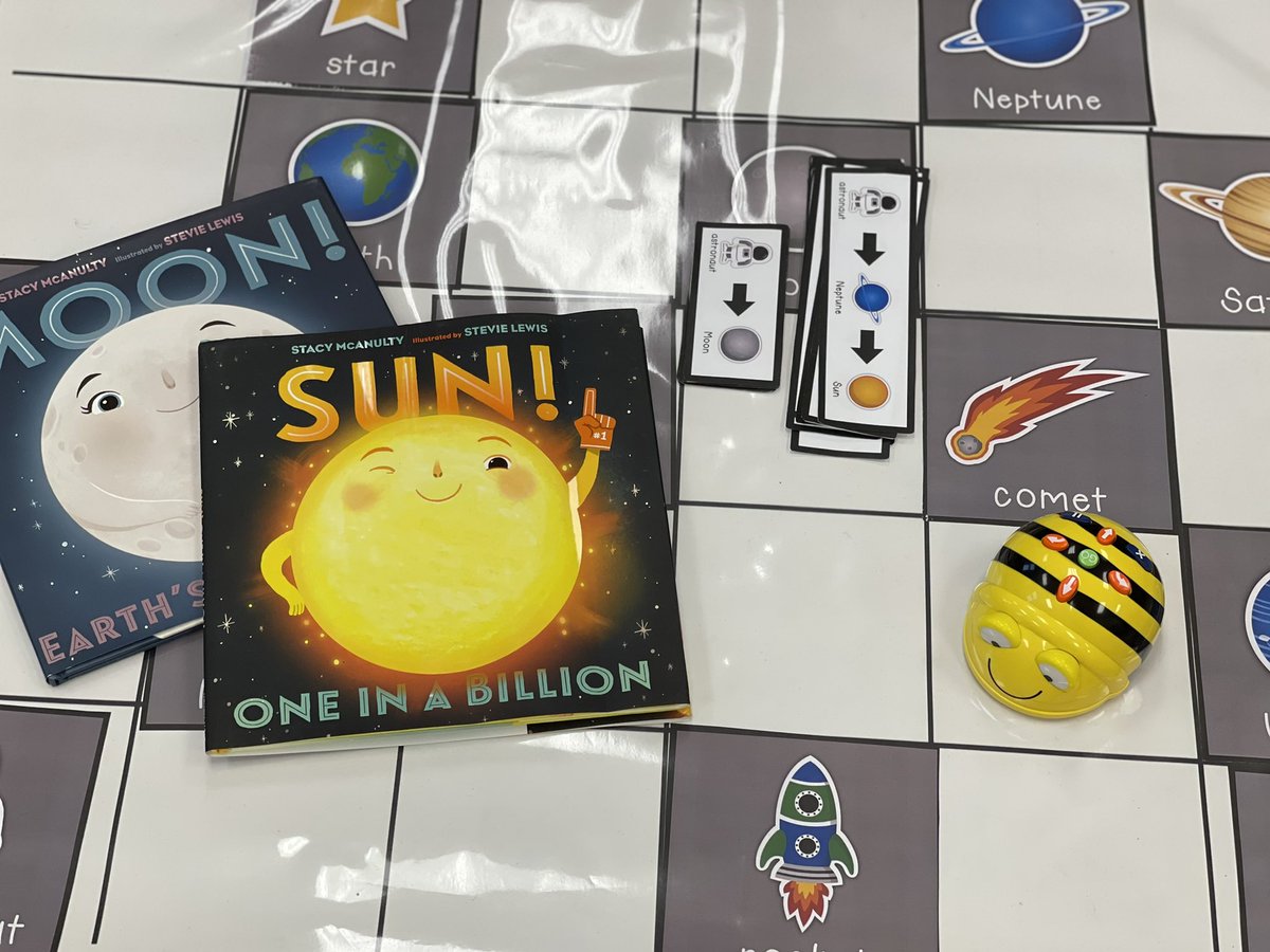 pmitche1023's tweet image. Books and Bots! I am here for it!! #beebot #A5disteam #vision5 @a5disteam