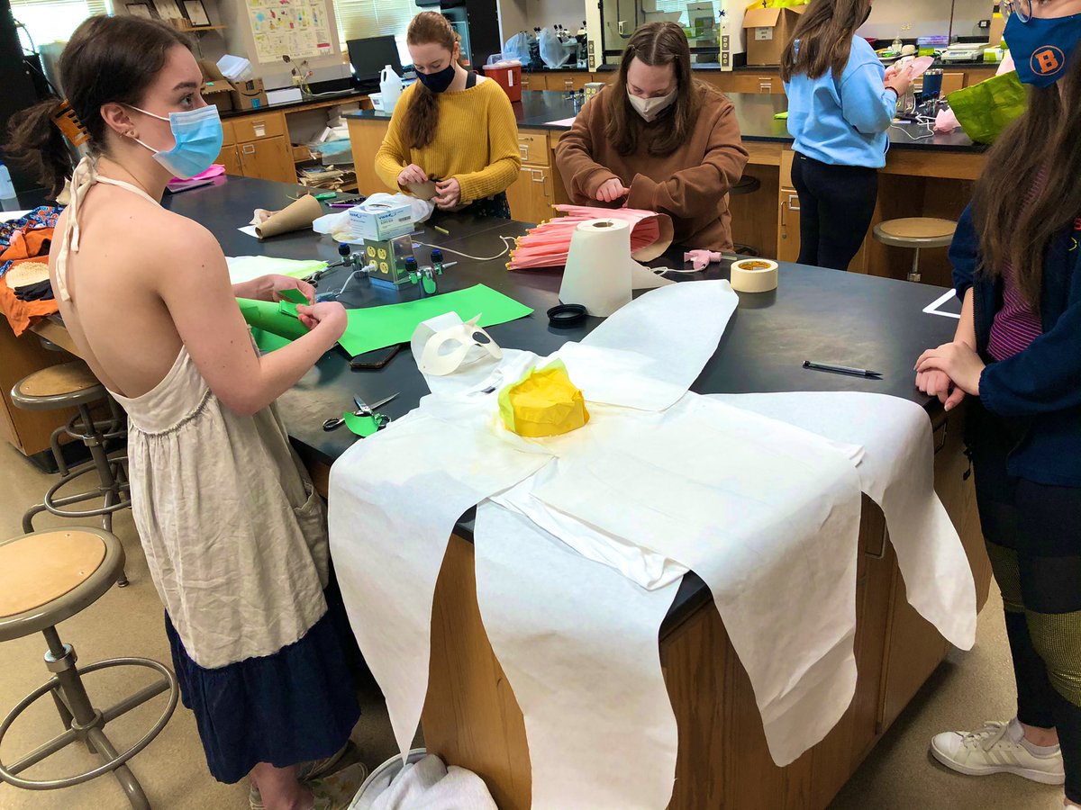 MartineBotany's tweet photo. Few more look-ins on progress our art+botany students are making on their wearable #pollination syndromes. Just 1 week away from their performances! Alt text for IDs. @annakkell #bisonflowers https://t.co/sV2nveVAC8