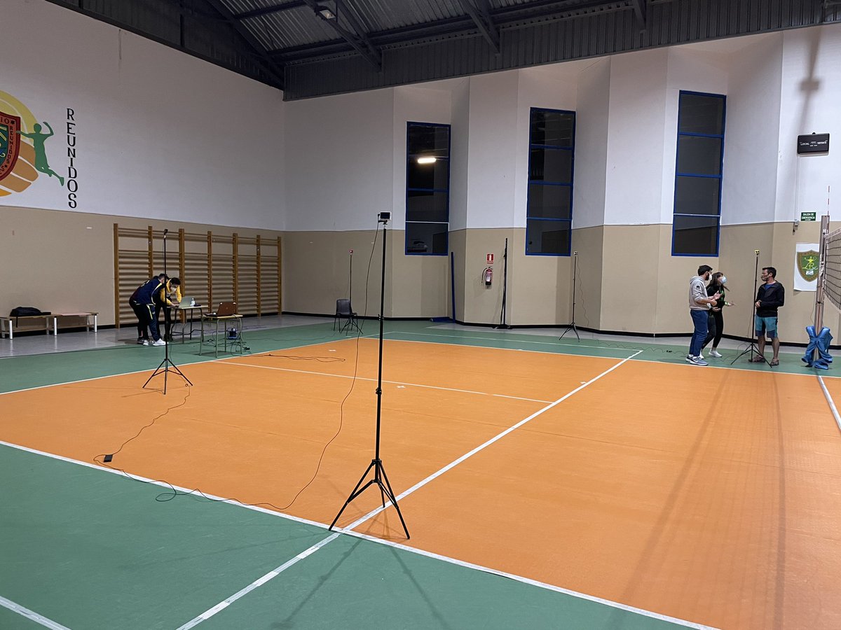 cplicen's tweet photo. Jugadoras juveniles y sénior participaron en un estudio junto con la UEX, consistente en un análisis perceptivo-visual en la defensa, usando un instrumento conocido como EyeTracking, que nos permite seguir el recorrido de la mirada de las jugadoras
#SomosVoleibol #VoleyLicen https://t.co/sHOv0CTZL5