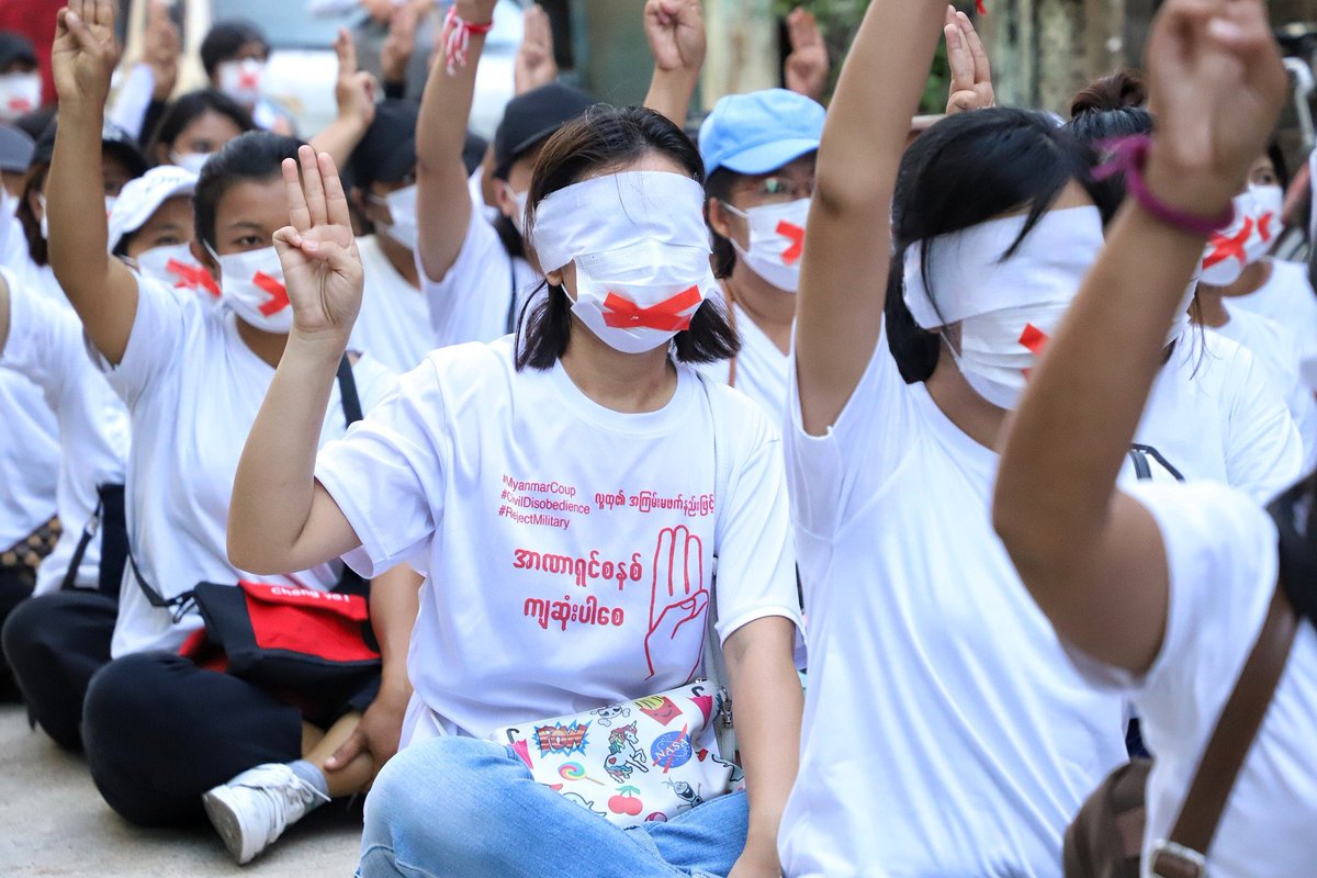 BG_ICEICE's tweet photo. Silence Strike in Yangon (Thamine)
Young protestors strongly show condemnation of Military Terrorists, disobeying of their rules and defy of the Dictators. #OurCityOurRuleOurWill 

SILENCE REVOLUTION
#WhatsHappeningInMyanmar
#Mar24SilenceStrike https://t.co/78ffdKavqI