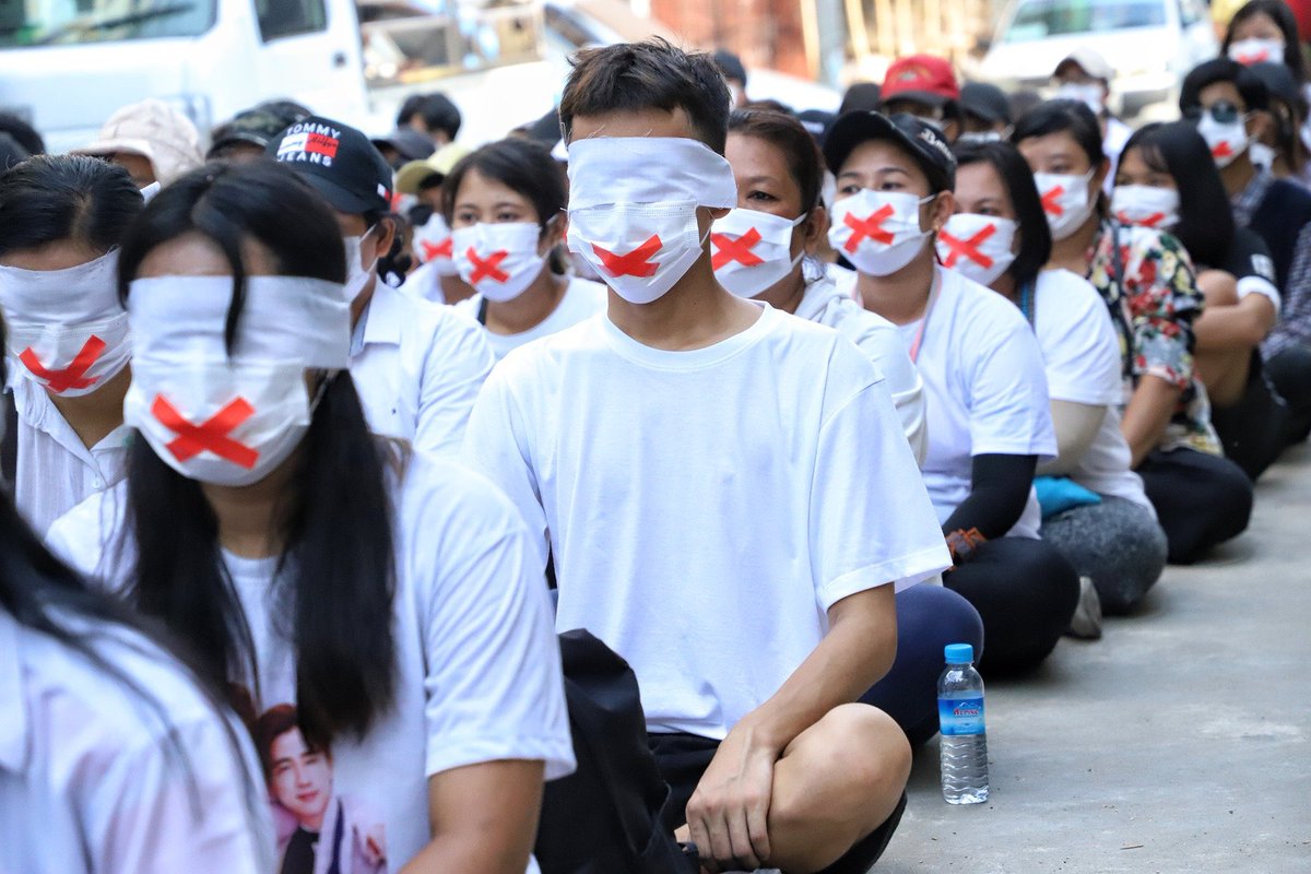 BG_ICEICE's tweet photo. Silence Strike in Yangon (Thamine)
Young protestors strongly show condemnation of Military Terrorists, disobeying of their rules and defy of the Dictators. #OurCityOurRuleOurWill 

SILENCE REVOLUTION
#WhatsHappeningInMyanmar
#Mar24SilenceStrike https://t.co/78ffdKavqI