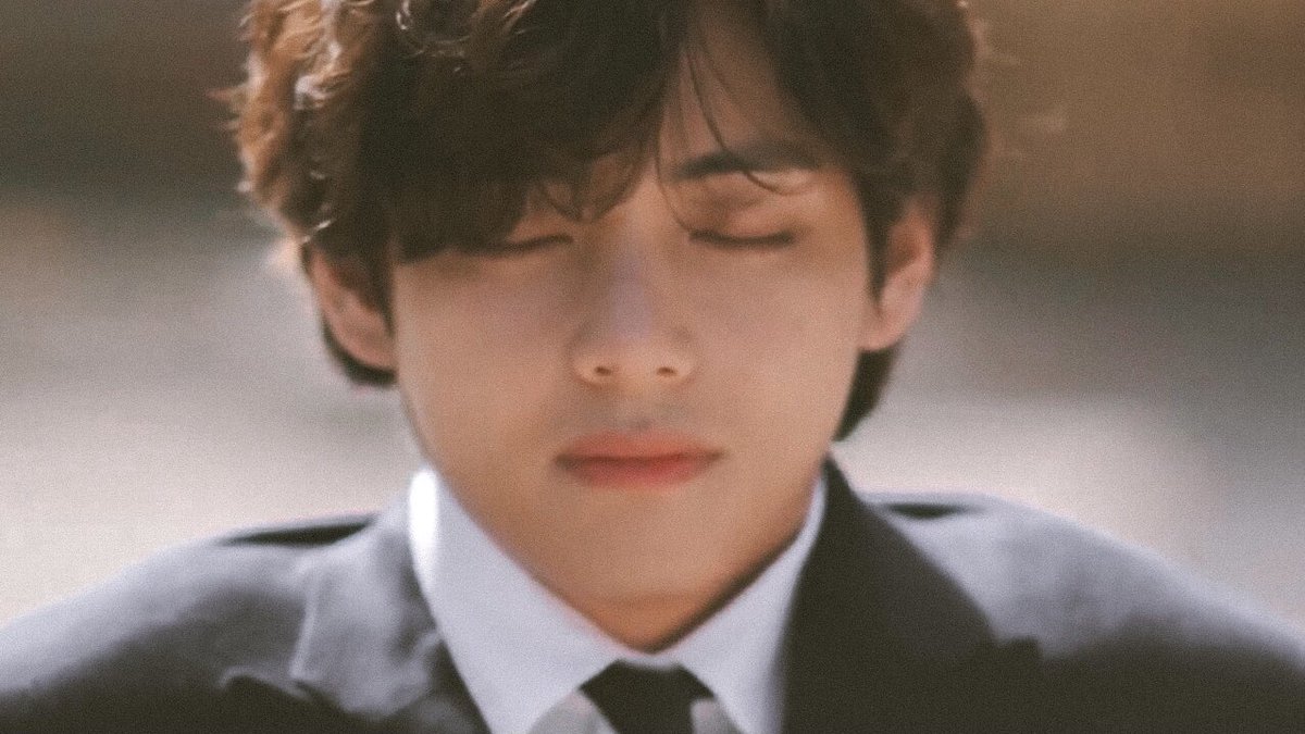 taeteland's tweet photo. 📸 kim taehyung, we love you https://t.co/NQivfvff9O