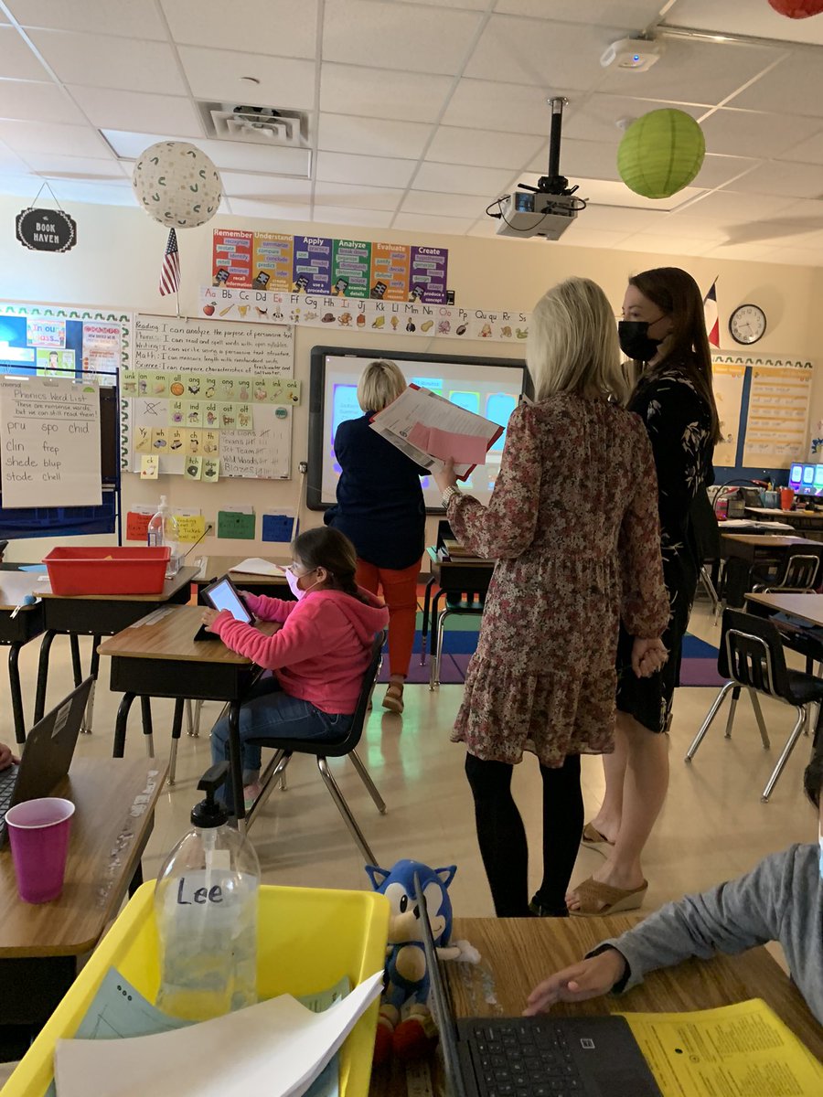 mjosselet's tweet photo. E2L Catalyst day is fantastic! Lee Elementary is awesome! #Catalystclassrooms #ComeTogetherAISD https://t.co/eYjUBwLt7S