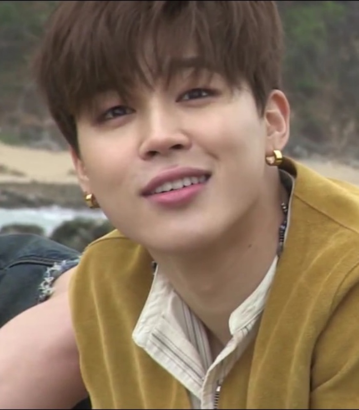 weejimin's tweet photo. when jimin does this slanted smile😭 https://t.co/0o8AKtK64Z