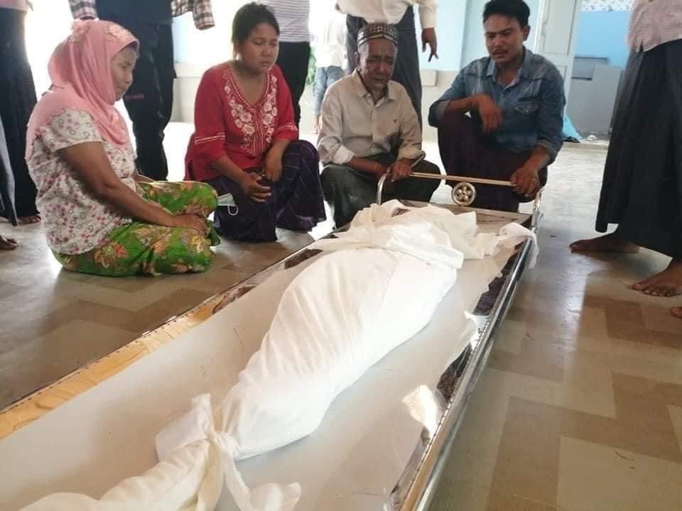 Family members mourn the death of Khin Myo Chit, the 7-year-old girl shot in the stomach by the junta's armed forces on Tuesday. The bullet that killed her was aimed at her father. She was sitting in his lap. #WhatsHappeningInMyanmar