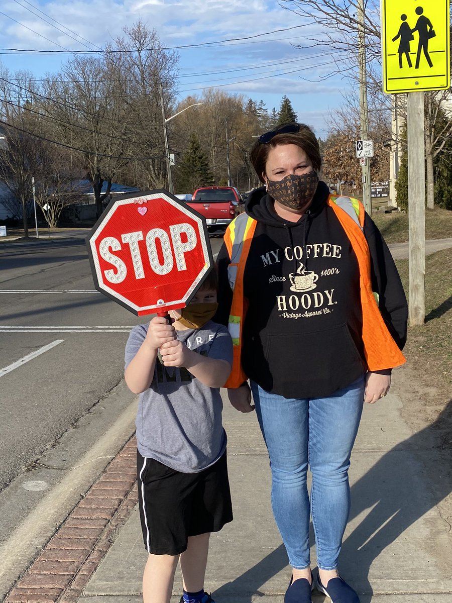 PJWilson26's tweet photo. Thank you to Marnie!!! She’s AMAZING!!! This road is so busy with very fast drivers- and Marnie protects us all- with a smile 😀! NDPS is very lucky!
Marnie you are the best! ❤️
@STSWR 
#Lovemycrossingguard 
#ONcrossingguards https://t.co/pt1UcpxYs4