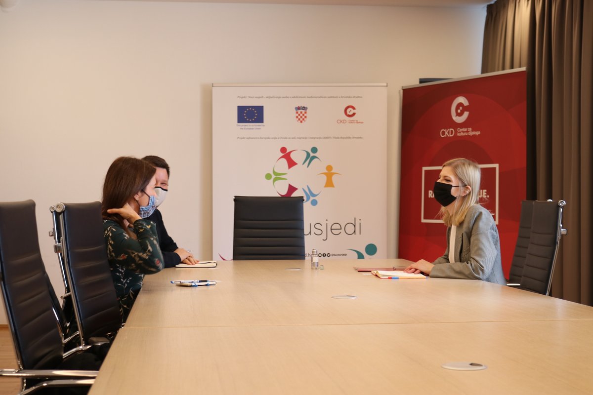 CentarCKD's tweet photo. Today, in the premises of the Center for Cultural Dialogue, Executive Director Nejra Kadić Meškić hosted the UNHCR Representative in Croatia, Ms. Anna Rich, and the UNHCR Spokesperson, Mr. @KapicJan. 
They discussed joint cooperation and synergy between the CCD and UNHCR Croatia. https://t.co/gpIqJDgNS8