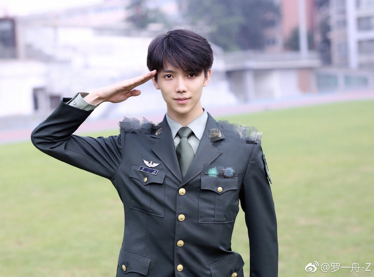 hourlyizhou's tweet photo. #罗一舟 #LuoYizhou https://t.co/XblHygr9nD