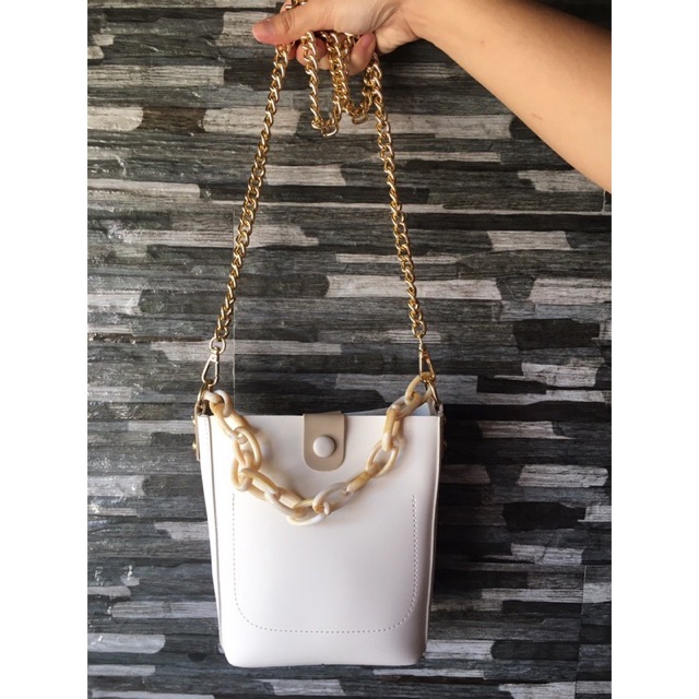 _ginarodriguez_'s tweet photo. I'm selling How Are You Bags HK. for ₱. Get it on Shopee now! https://t.co/RbfTJZ3IGX #ShopeePH https://t.co/3g1fHejHWZ