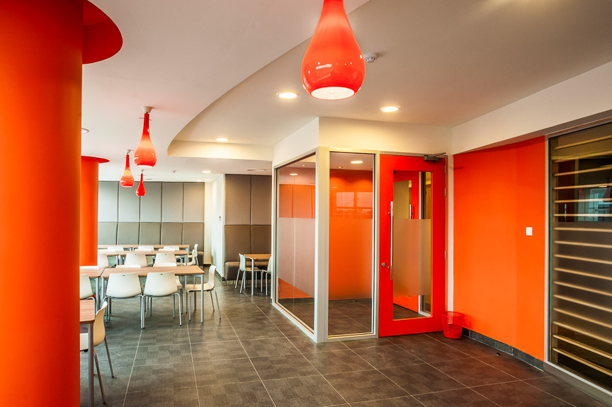 PIL_inspired's tweet photo. GT Bank's office design is an ultimate expression of the company's brand.
An atmosphere of professionalism and passion. The space reflects their brand purpose and promise of integrity and superior customer service.
#interiordesign #bankbranchdesign #work #designbypil https://t.co/u67tuXWOZ0
