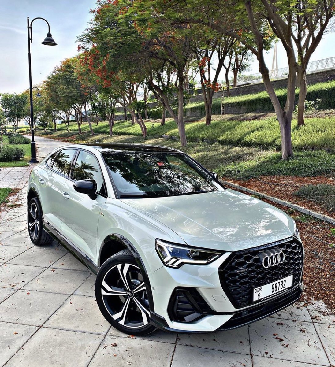 FastCarsWorld's tweet photo. Audi Q3 ✨ https://t.co/L8p78jVNWD