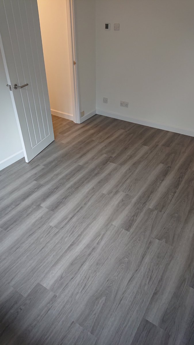 AFContractsLtd's tweet photo. @FBallUK F46 as usual perfect for this LVT replacement in a fire damaged house, used over @MapeiUKLtd renovation screed and new @prowarmheating 😉 https://t.co/JxE4DHRYWZ