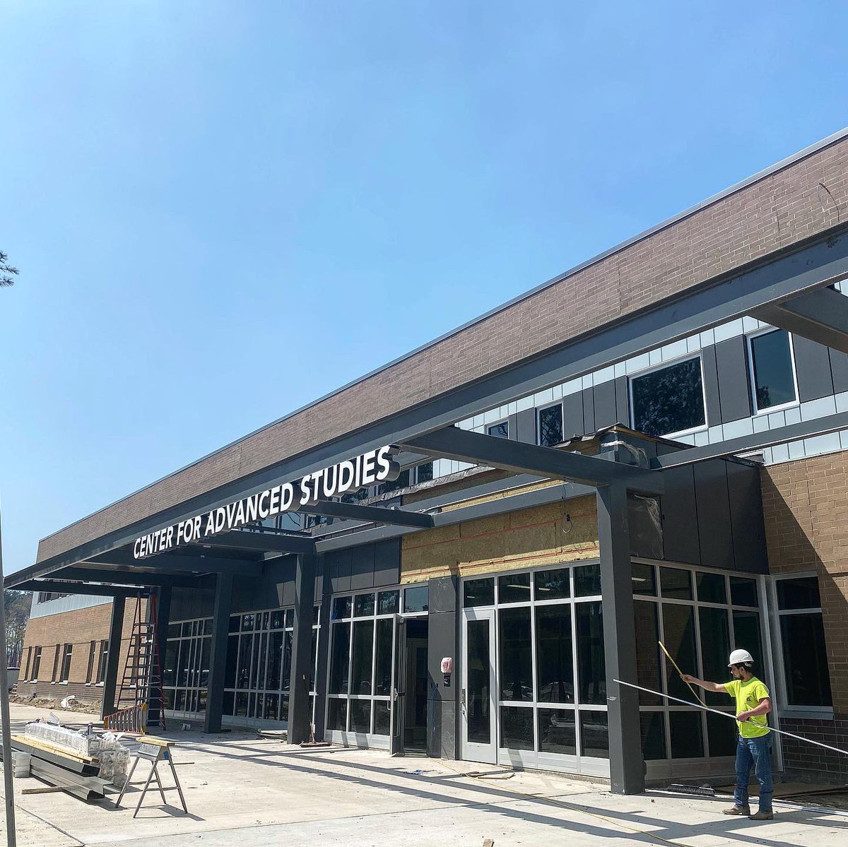 contract1984's tweet photo. New signage went in this week at the West Ashley Center for Advanced Studies! Great job by AOA Signs Inc.
.
#contractconstruction #webuildschools #aoasignsinc #westashleycenterforadvancedstudies https://t.co/AnRpCZAmof